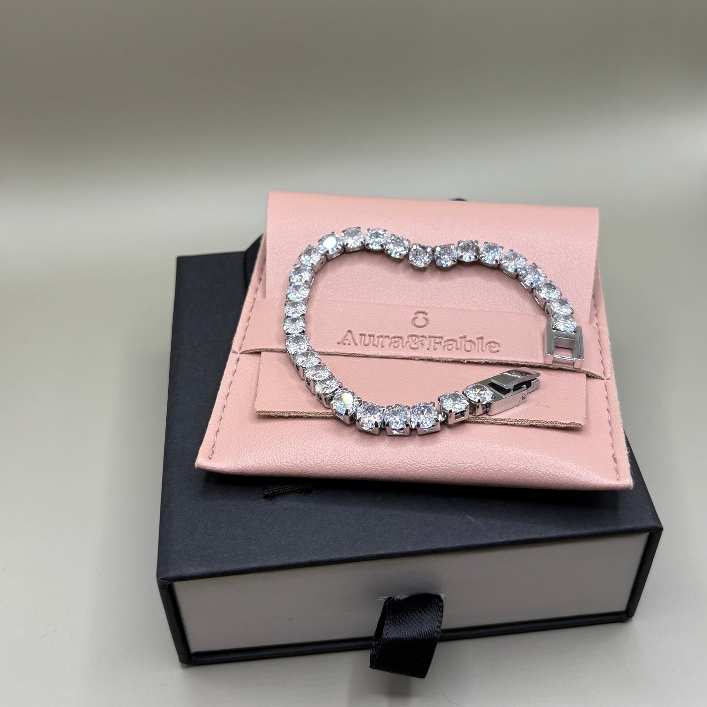 Glamorous Armband